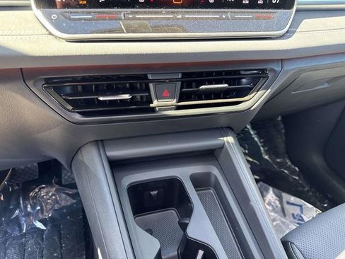 New 2026 Volkswagen Tiguan SE AWD/4WD image 24