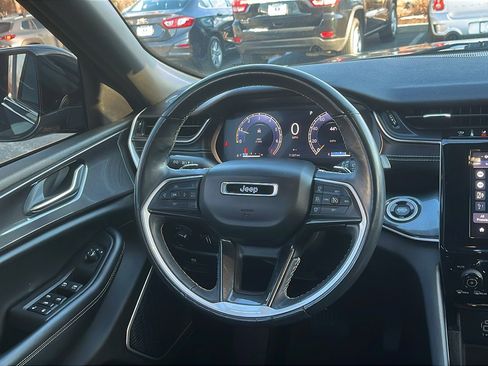 Used 2021 Jeep Grand Cherokee L Laredo image 21