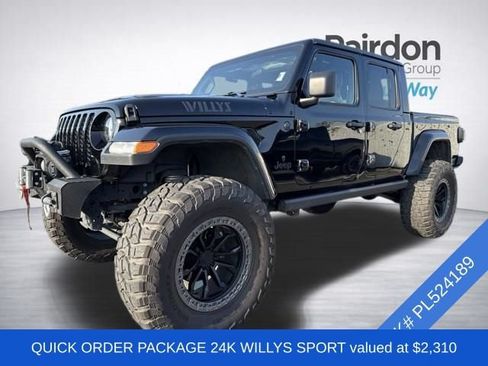 Used 2023 Jeep Gladiator Sport AWD/4WD image 3