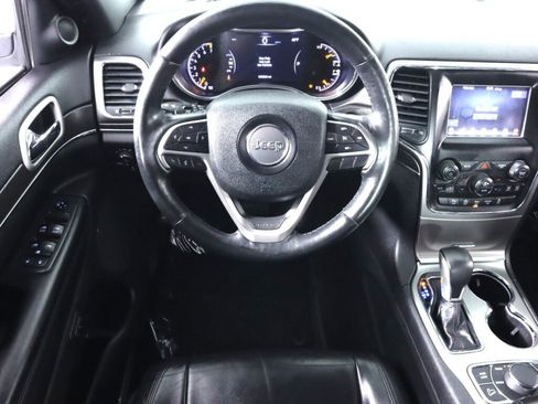 Used 2018 Jeep Grand Cherokee Limited image 31
