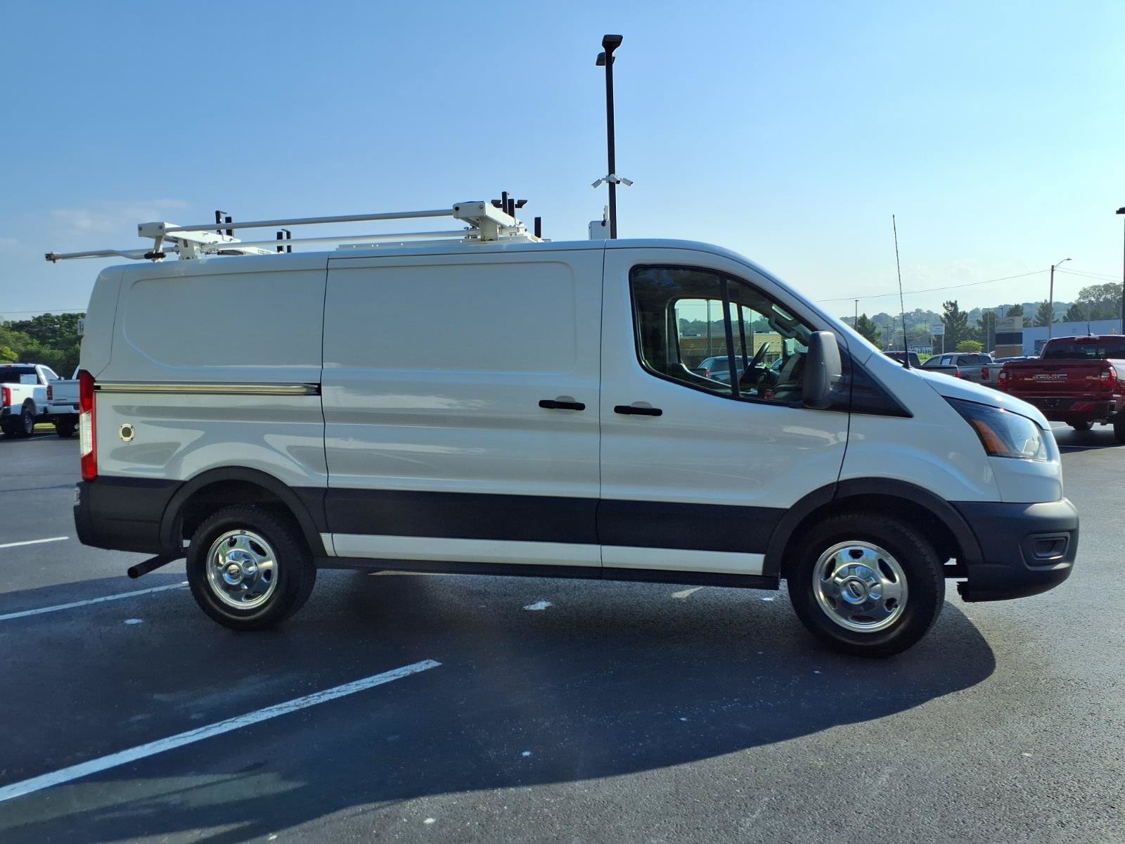 Used 2021 Ford Transit 250 Low Roof AWD image 32