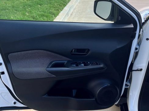 Used 2020 Nissan Kicks S FWD image 16