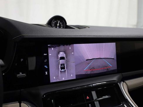 Used 2026 Porsche Panamera RWD image 34