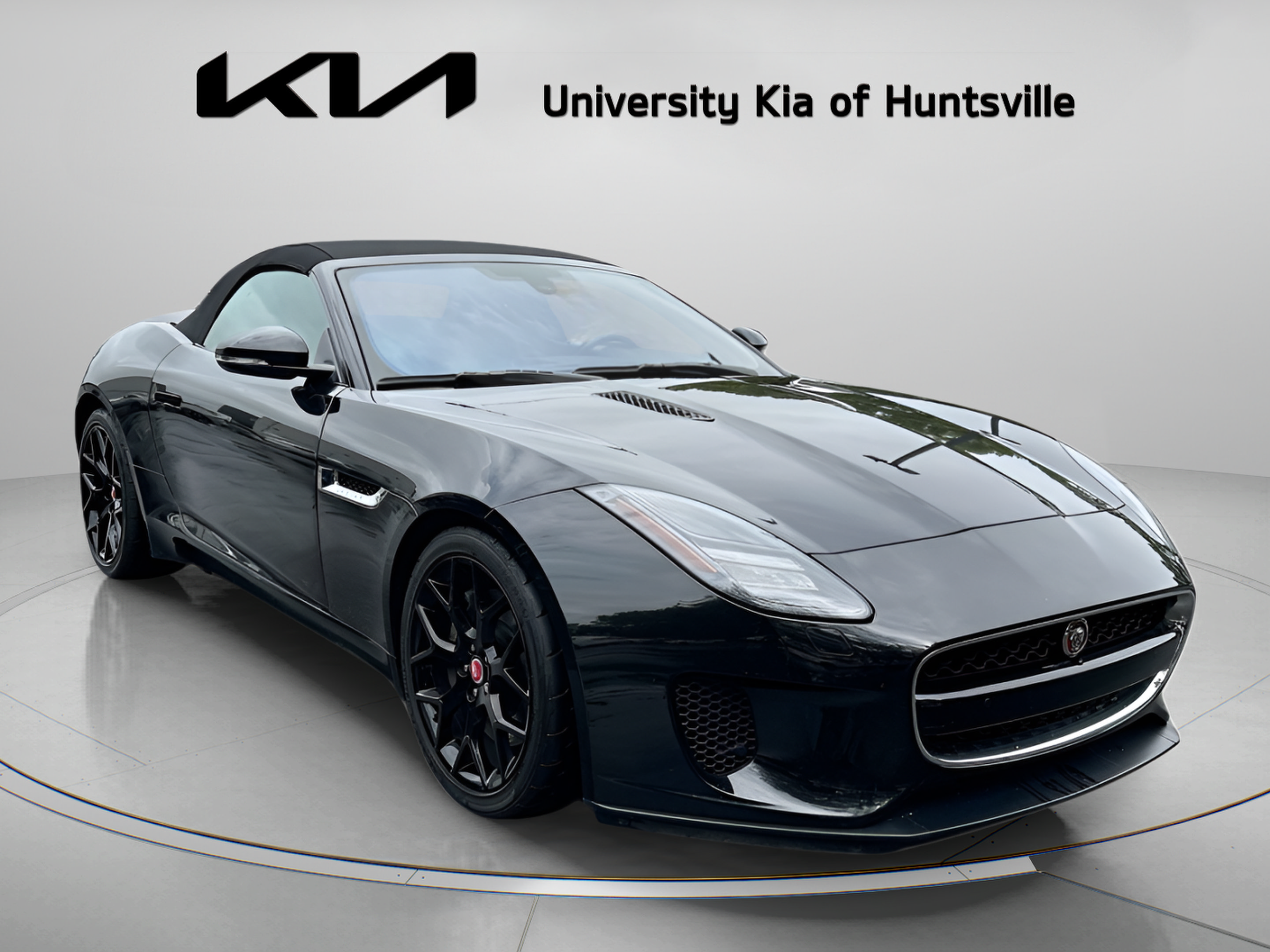 Used 2018 Jaguar F-TYPE Convertible RWD image 2