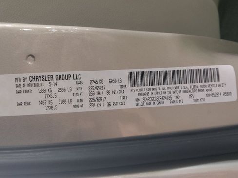 Used 2014 Dodge Grand Caravan SXT image 33