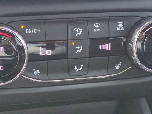 Certified 2022 Chevrolet TrailBlazer ACTIV w/ Technology Package FWD image 27