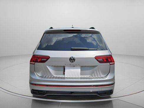 Used 2023 Volkswagen Tiguan SE R-Line FWD image 4