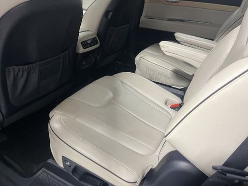 Used 2023 Hyundai Palisade Limited w/ Cargo Package image 33