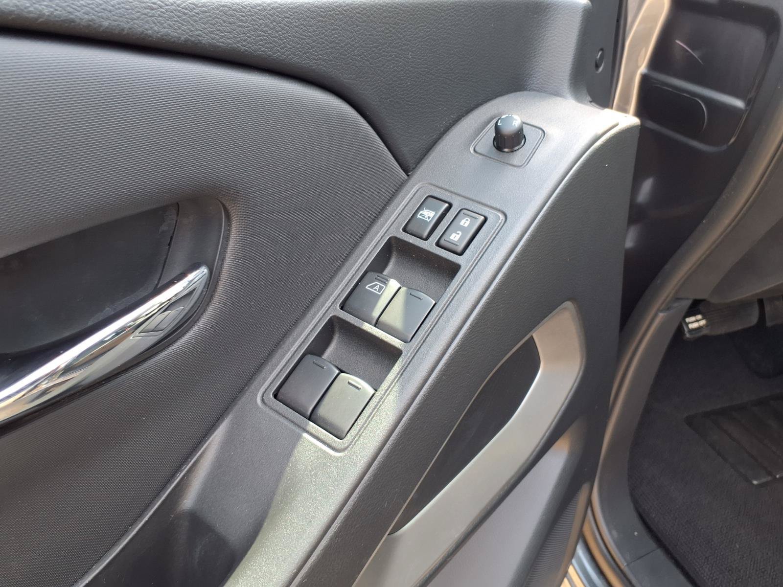 Used 2024 Nissan Frontier SV RWD image 17