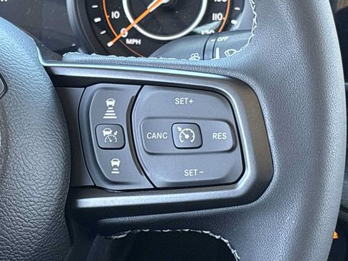 Used 2025 Jeep Gladiator Sport AWD/4WD image 27