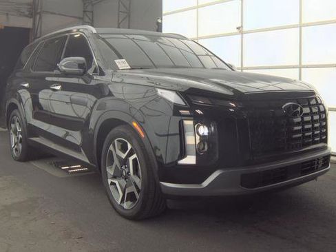 Used 2023 Hyundai Palisade Limited w/ Cargo Package image 2