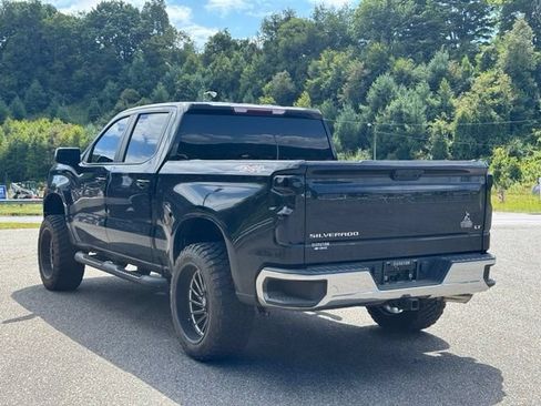 Used 2022 Chevrolet Silverado 1500 LT AWD/4WD image 22