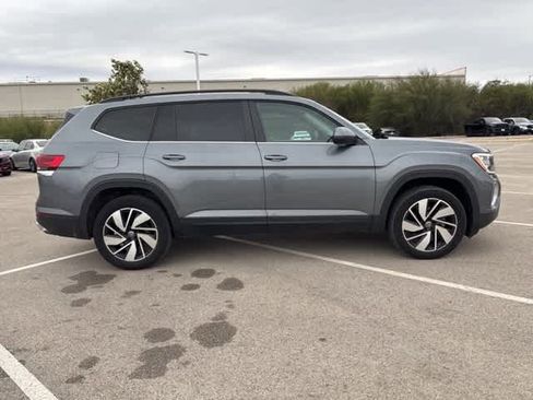 Used 2024 Volkswagen Atlas SE image 6