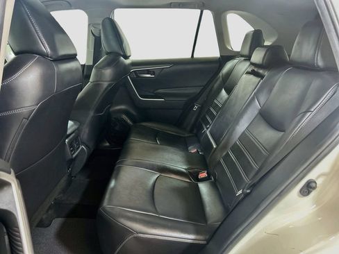 Used 2020 Toyota RAV4 XLE Premium FWD image 22
