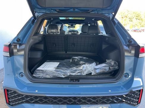 New 2026 Volkswagen Tiguan SE R-Line image 25