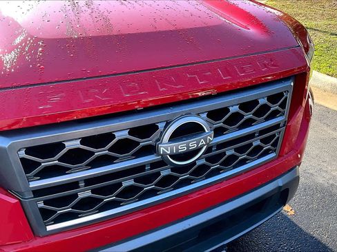 Used 2024 Nissan Frontier SV w/ SV Convenience Package image 29