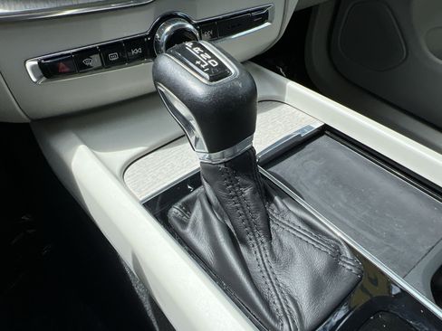 Used 2021 Volvo XC60 T5 Inscription w/ Protection Package FWD image 19