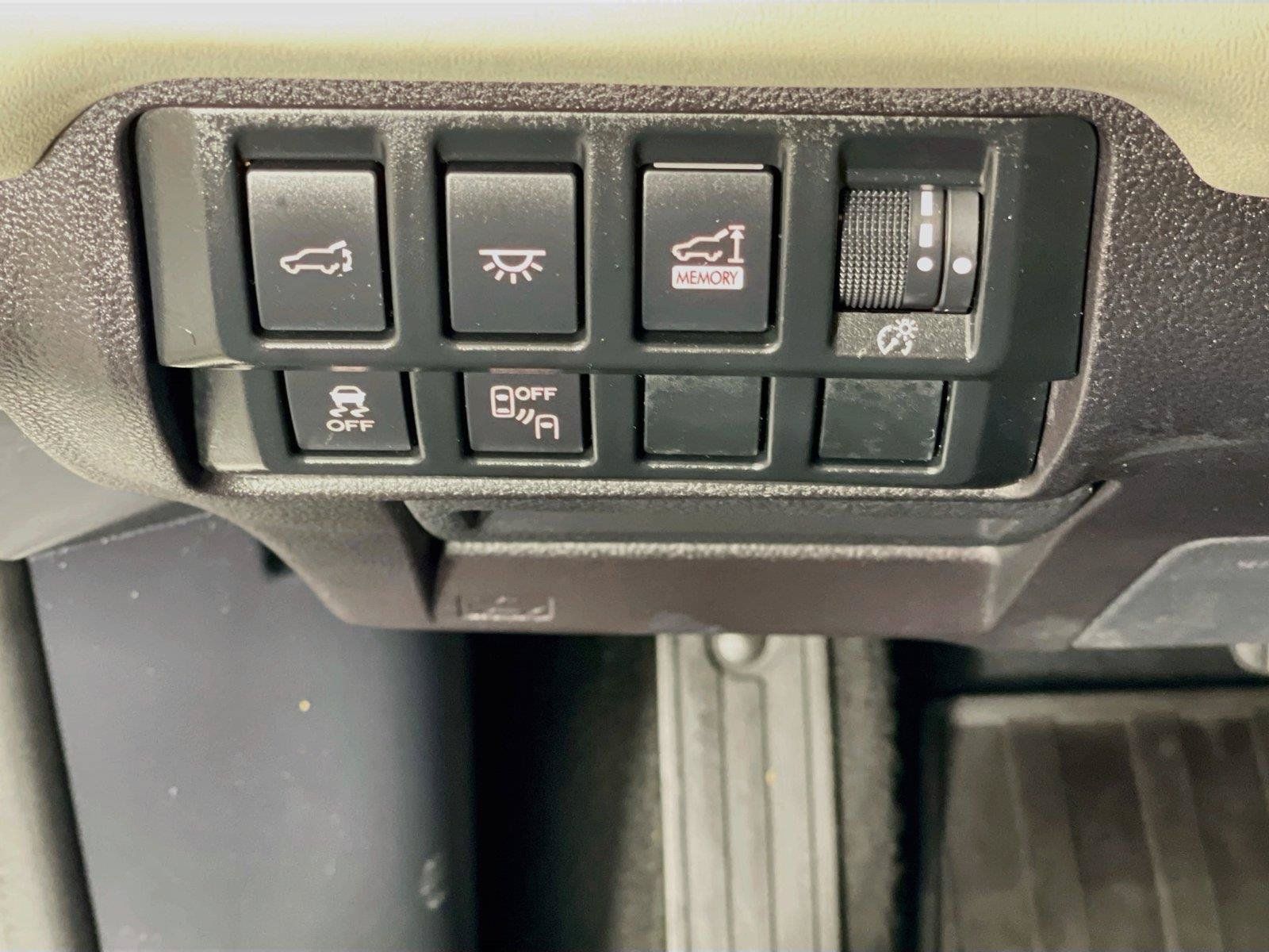Used 2020 Subaru Ascent Limited w/ Technology Package AWD/4WD image 14