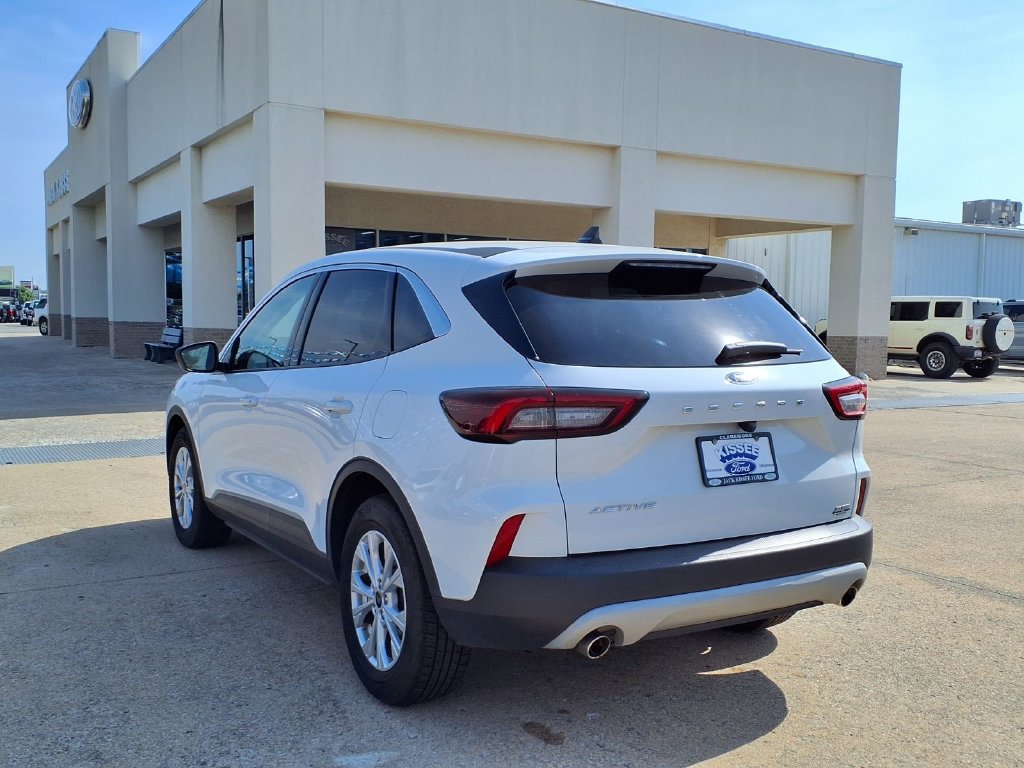Used 2024 Ford Escape Active FWD image 2