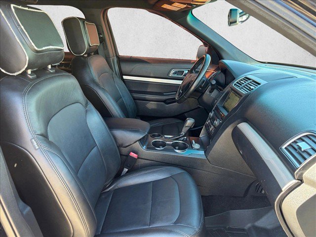 Used 2016 Ford Explorer XLT w/ Equipment Group 202A FWD image 24