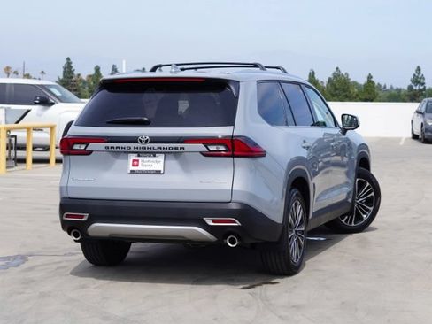 Certified 2026 Toyota Grand Highlander AWD Hybrid image 6