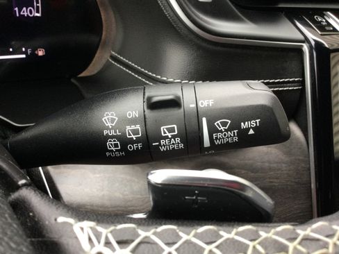 Used 2024 Jeep Grand Cherokee L Limited image 19