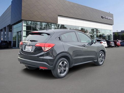 Used 2018 Honda HR-V EX image 2