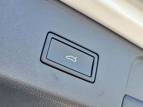 New 2026 Volkswagen Atlas Peak Edition AWD/4WD image 7