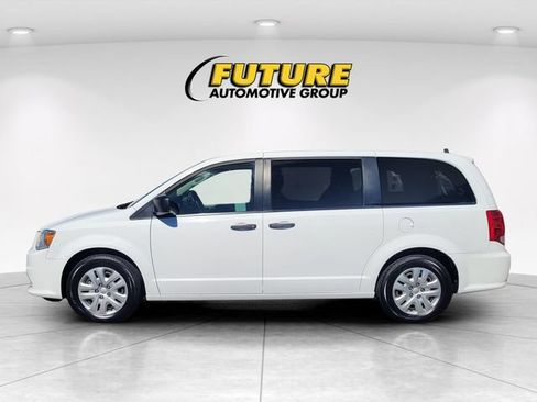 Used 2019 Dodge Grand Caravan SE w/ UConnect Hands-Free Group FWD image 6