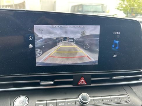 Used 2023 Hyundai Elantra SEL w/ Convenience Package FWD image 11
