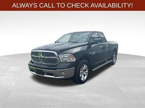 Used 2017 RAM 1500 Classic SLT w/ SLT Plus D￩cor Group AWD/4WD image 3