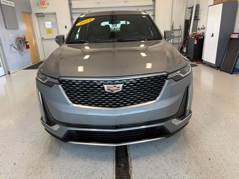 Used 2024 Cadillac XT6 Premium Luxury w/ LPO, Floor Liner Package AWD/4WD image 5
