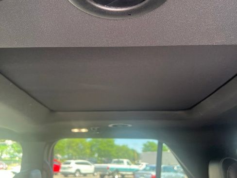 Used 2018 Ford Explorer Limited w/ Equipment Group 301A AWD/4WD image 11