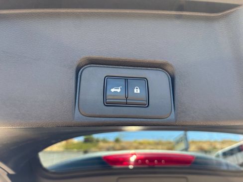Used 2025 Nissan Rogue SV FWD image 23