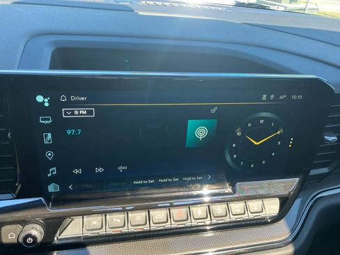 Used 2022 Chevrolet Silverado 1500 ZR2 w/ Technology Package AWD/4WD image 20