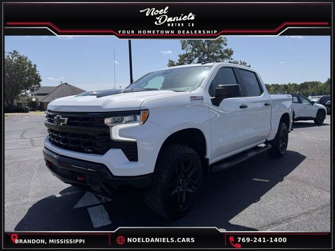 Used 2024 Chevrolet Silverado 1500 LT Trail Boss w/ Convenience Package II AWD/4WD image 1