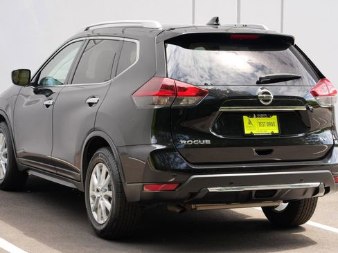Used 2020 Nissan Rogue SV FWD image 44
