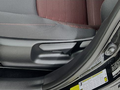 Used 2025 Toyota Corolla SE image 16