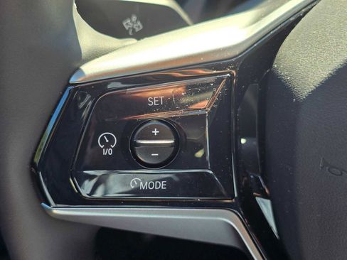 Used 2025 BMW i5 xDrive40 w/ Premium Package image 36