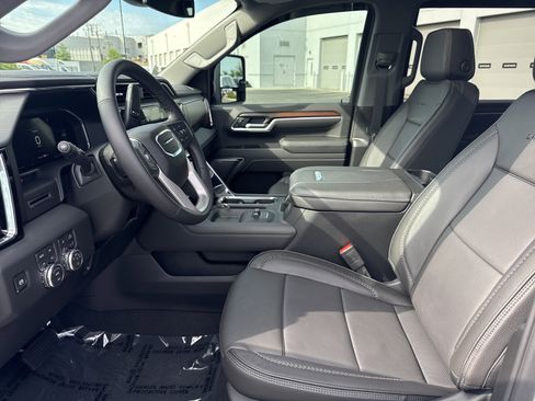 Used 2026 GMC Sierra 2500 Denali AWD/4WD image 16