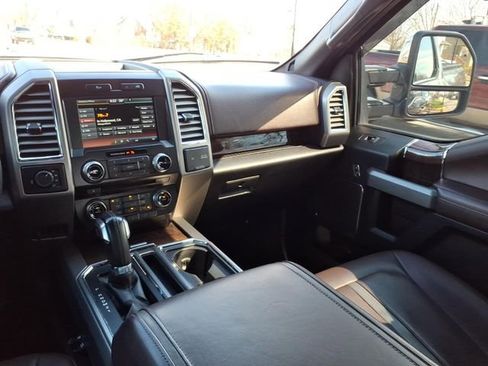 Used 2015 Ford F150 Platinum w/ Equipment Group 701A Luxury AWD/4WD image 21
