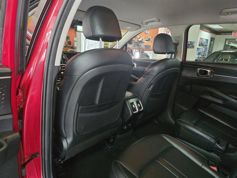 Used 2022 Kia Sorento S AWD/4WD image 11