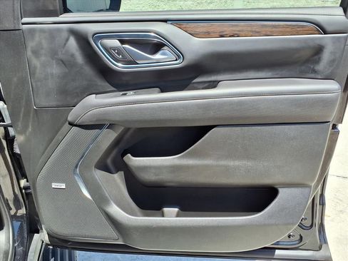 Used 2022 Chevrolet Suburban Premier AWD/4WD image 11