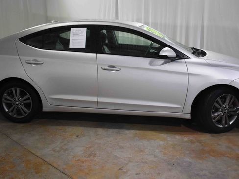 Used 2018 Hyundai Elantra SEL image 10