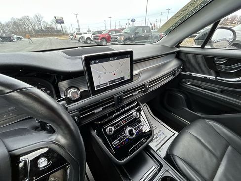 Used 2022 Lincoln Corsair AWD w/ Premium Package image 12