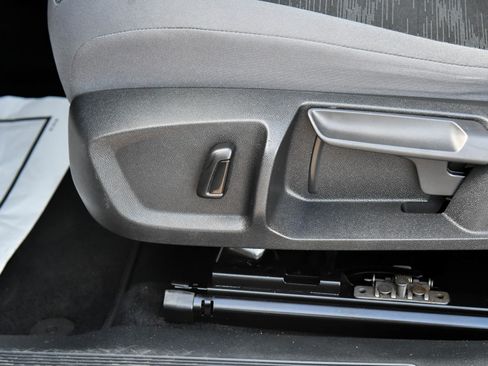 Used 2021 Volkswagen ID.4 Pro image 17