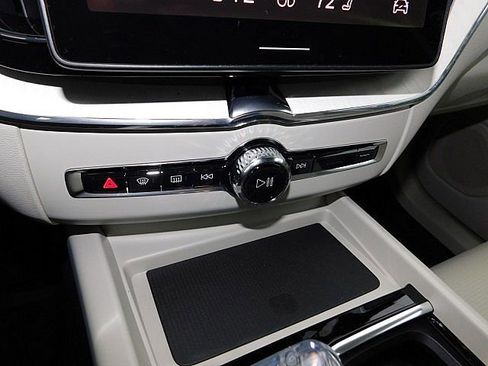 New 2026 Volvo XC60 B5 Ultra w/ Climate Package image 20