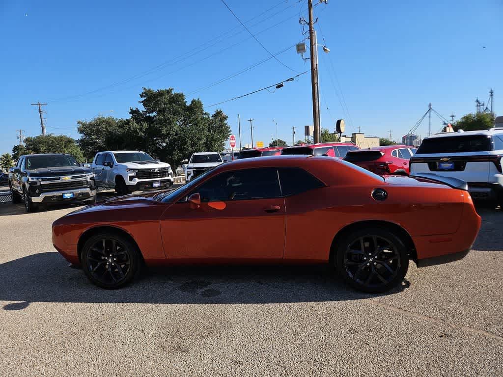 Used 2020 Dodge Challenger SXT w/ Blacktop Package RWD image 5