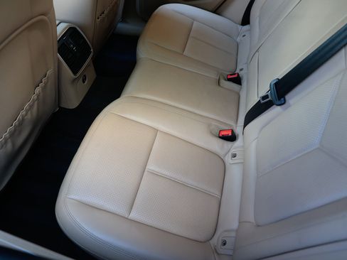 Used 2021 Porsche Macan S image 13