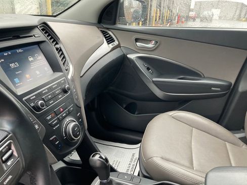 Used 2017 Hyundai Santa Fe Sport image 17